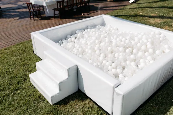 Foto do brinquedo Piscina de Bolinhas Branca de Luxo
